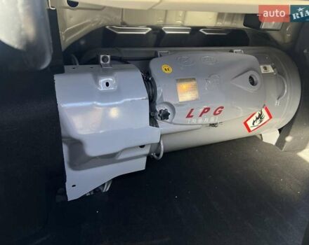 Белый Киа K5, объемом двигателя 2 л и пробегом 153 тыс. км за 16300 $, фото 19 на Automoto.ua