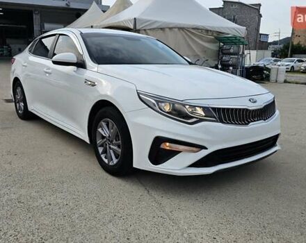 Белый Киа K5, объемом двигателя 2 л и пробегом 405 тыс. км за 12490 $, фото 2 на Automoto.ua