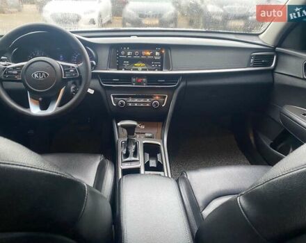 Білий Кіа K5, об'ємом двигуна 2 л та пробігом 405 тис. км за 12490 $, фото 6 на Automoto.ua