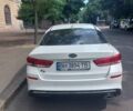 Белый Киа K5, объемом двигателя 2 л и пробегом 238 тыс. км за 15500 $, фото 6 на Automoto.ua