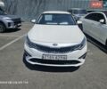 Белый Киа K5, объемом двигателя 2 л и пробегом 185 тыс. км за 10000 $, фото 1 на Automoto.ua