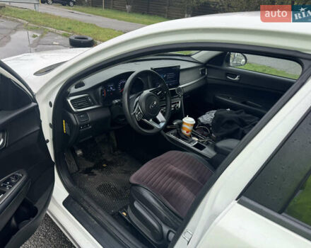 Киа K5 2018 в Киеве на Automoto.ua Белый Киа K5, объемом двигателя 2 л и пробегом 157 тыс. км за 14500 $, фото 9 на Automoto.ua