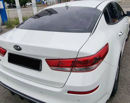 Белый Киа K5, объемом двигателя 2 л и пробегом 143 тыс. км за 16000 $, фото 4 на Automoto.ua