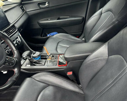 Білий Кіа K5, об'ємом двигуна 2 л та пробігом 300 тис. км за 10450 $, фото 7 на Automoto.ua
