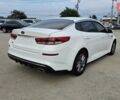 Белый Киа K5, объемом двигателя 2 л и пробегом 405 тыс. км за 12490 $, фото 3 на Automoto.ua