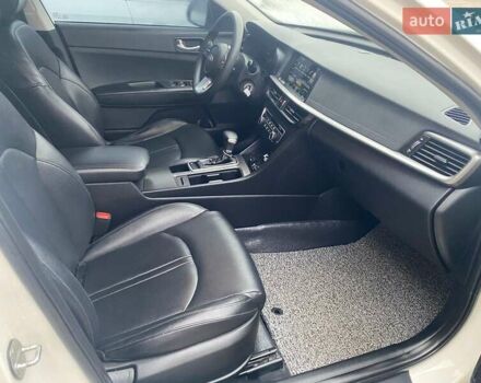 Білий Кіа K5, об'ємом двигуна 2 л та пробігом 405 тис. км за 12490 $, фото 5 на Automoto.ua