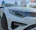 Белый Киа K5, объемом двигателя 2 л и пробегом 213 тыс. км за 16355 $, фото 16 на Automoto.ua