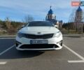 Белый Киа K5, объемом двигателя 2 л и пробегом 213 тыс. км за 16355 $, фото 1 на Automoto.ua