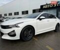 Білий Кіа K5, об'ємом двигуна 2 л та пробігом 167 тис. км за 19999 $, фото 2 на Automoto.ua