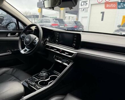 Білий Кіа K5, об'ємом двигуна 2 л та пробігом 167 тис. км за 19999 $, фото 21 на Automoto.ua