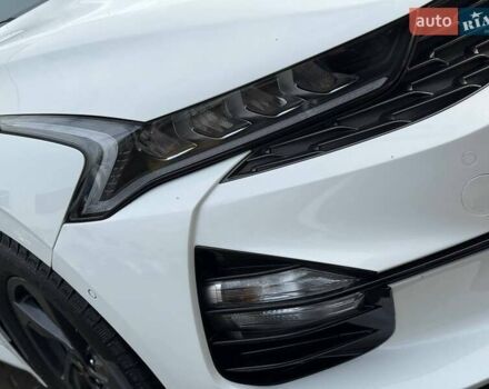 Білий Кіа K5, об'ємом двигуна 2 л та пробігом 167 тис. км за 19999 $, фото 9 на Automoto.ua