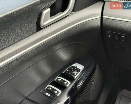 Білий Кіа K5, об'ємом двигуна 2 л та пробігом 167 тис. км за 19999 $, фото 33 на Automoto.ua