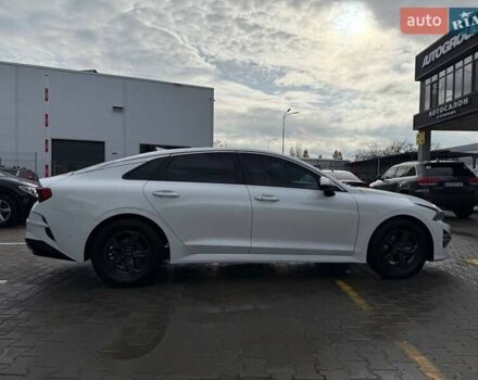 Білий Кіа K5, об'ємом двигуна 2 л та пробігом 167 тис. км за 19999 $, фото 7 на Automoto.ua