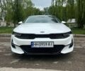 Белый Киа K5, объемом двигателя 2 л и пробегом 55 тыс. км за 17900 $, фото 1 на Automoto.ua