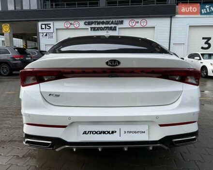 Білий Кіа K5, об'ємом двигуна 2 л та пробігом 167 тис. км за 19999 $, фото 5 на Automoto.ua