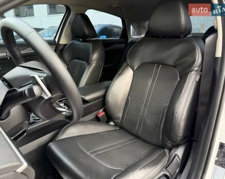 Білий Кіа K5, об'ємом двигуна 2 л та пробігом 167 тис. км за 19999 $, фото 14 на Automoto.ua