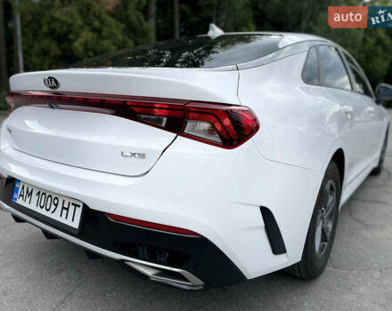 Белый Киа K5, объемом двигателя 1.6 л и пробегом 12 тыс. км за 20900 $, фото 9 на Automoto.ua
