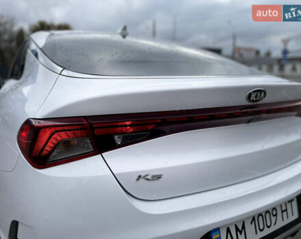 Белый Киа K5, объемом двигателя 1.6 л и пробегом 12 тыс. км за 20800 $, фото 17 на Automoto.ua