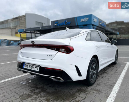 Белый Киа K5, объемом двигателя 1.6 л и пробегом 12 тыс. км за 20800 $, фото 7 на Automoto.ua