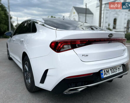 Білий Кіа K5, об'ємом двигуна 1.6 л та пробігом 12 тис. км за 20800 $, фото 4 на Automoto.ua