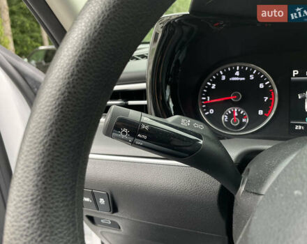 Білий Кіа K5, об'ємом двигуна 1.6 л та пробігом 12 тис. км за 20800 $, фото 27 на Automoto.ua