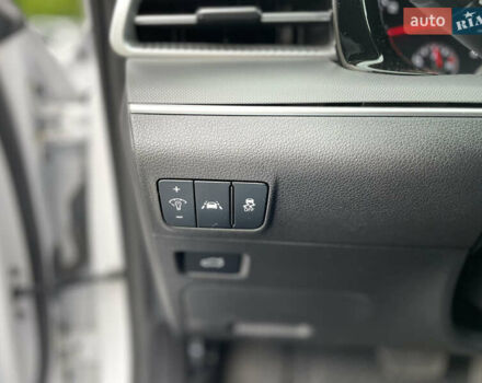 Белый Киа K5, объемом двигателя 1.6 л и пробегом 12 тыс. км за 20800 $, фото 32 на Automoto.ua