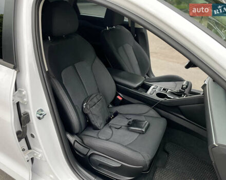Білий Кіа K5, об'ємом двигуна 1.6 л та пробігом 12 тис. км за 20800 $, фото 32 на Automoto.ua