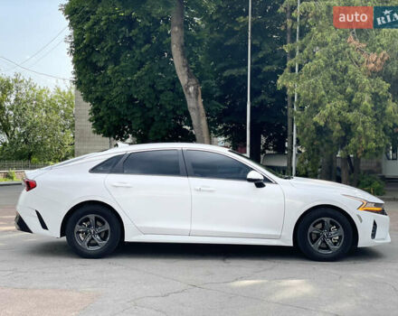 Білий Кіа K5, об'ємом двигуна 1.6 л та пробігом 12 тис. км за 20800 $, фото 6 на Automoto.ua