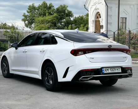 Белый Киа K5, объемом двигателя 1.6 л и пробегом 12 тыс. км за 20900 $, фото 3 на Automoto.ua