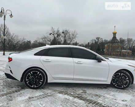 Белый Киа K5, объемом двигателя 1.6 л и пробегом 2 тыс. км за 26000 $, фото 5 на Automoto.ua