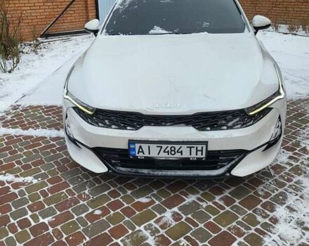 Белый Киа K5, объемом двигателя 2 л и пробегом 150 тыс. км за 24200 $, фото 1 на Automoto.ua