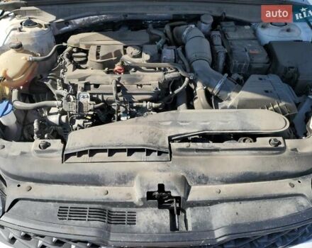 Белый Киа K5, объемом двигателя 1.6 л и пробегом 63 тыс. км за 9100 $, фото 10 на Automoto.ua
