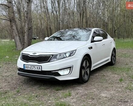 Белый Киа K5, объемом двигателя 2 л и пробегом 322 тыс. км за 9780 $, фото 1 на Automoto.ua