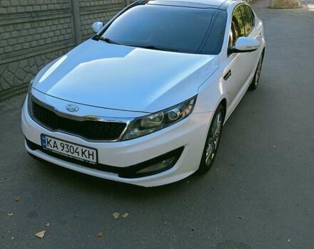 Білий Кіа K5, об'ємом двигуна 2 л та пробігом 216 тис. км за 9500 $, фото 1 на Automoto.ua