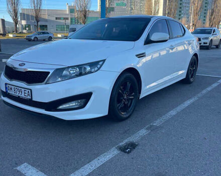 Білий Кіа K5, об'ємом двигуна 2 л та пробігом 260 тис. км за 9800 $, фото 1 на Automoto.ua