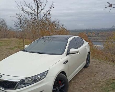 Білий Кіа K5, об'ємом двигуна 2 л та пробігом 288 тис. км за 9000 $, фото 1 на Automoto.ua