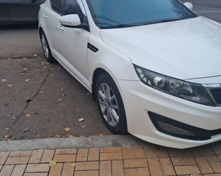 Білий Кіа K5, об'ємом двигуна 2 л та пробігом 208 тис. км за 8200 $, фото 1 на Automoto.ua