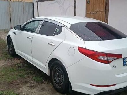 Киа K5 2012 в Фастове на Automoto.ua Белый Киа K5, объемом двигателя 2 л и пробегом 230 тыс. км за 10200 $, фото 1 на Automoto.ua