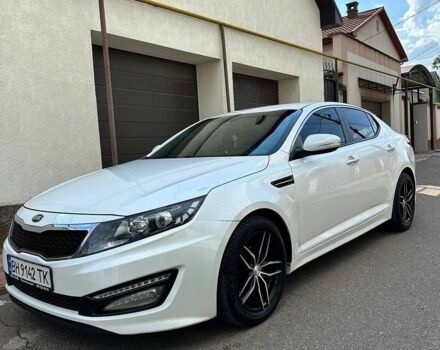 Белый Киа K5, объемом двигателя 2 л и пробегом 244 тыс. км за 10800 $, фото 1 на Automoto.ua