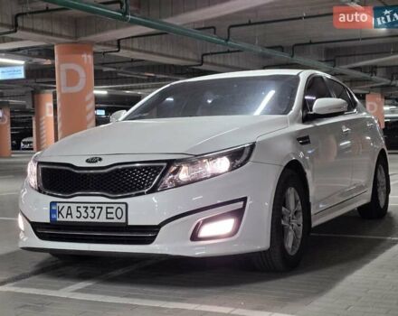 Белый Киа K5, объемом двигателя 2 л и пробегом 189 тыс. км за 7222 $, фото 1 на Automoto.ua