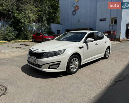 Белый Киа K5, объемом двигателя 2 л и пробегом 261 тыс. км за 8500 $, фото 1 на Automoto.ua
