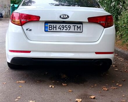 Білий Кіа K5, об'ємом двигуна 2 л та пробігом 370 тис. км за 8000 $, фото 1 на Automoto.ua