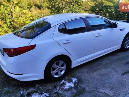 Білий Кіа K5, об'ємом двигуна 2 л та пробігом 100 тис. км за 8000 $, фото 1 на Automoto.ua