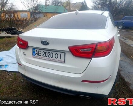 Белый Киа K5, объемом двигателя 2 л и пробегом 200 тыс. км за 5000 $, фото 1 на Automoto.ua