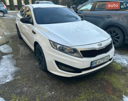 Білий Кіа K5, об'ємом двигуна 2 л та пробігом 170 тис. км за 7000 $, фото 1 на Automoto.ua