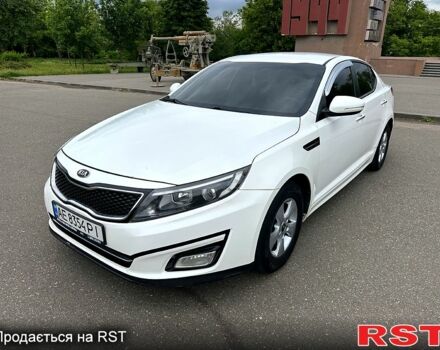 Белый Киа K5, объемом двигателя 2 л и пробегом 140 тыс. км за 7950 $, фото 1 на Automoto.ua
