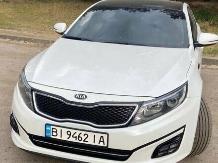 Киа K5 2014 в Кременчуге на Automoto.ua Белый Киа K5, объемом двигателя 2 л и пробегом 175 тыс. км за 10200 $, фото 1 на Automoto.ua
