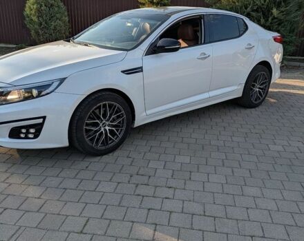 Белый Киа K5, объемом двигателя 2 л и пробегом 214 тыс. км за 9950 $, фото 1 на Automoto.ua