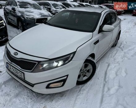 Белый Киа K5, объемом двигателя 2 л и пробегом 440 тыс. км за 6900 $, фото 1 на Automoto.ua