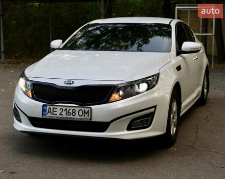 Белый Киа K5, объемом двигателя 2 л и пробегом 202 тыс. км за 11800 $, фото 1 на Automoto.ua